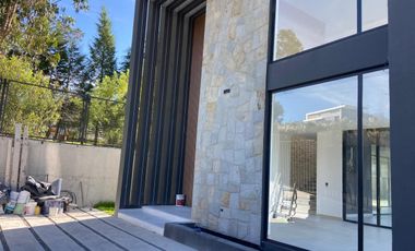 CASA DE LUJO CON PISCINA, CHALLUABAMBA