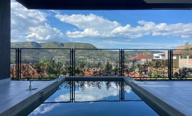 CASA DE LUJO CON PISCINA, CHALLUABAMBA