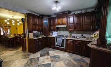 CASA 20 DE NOVIEMBRE, CENTRO PAJUACARAN MICHOACAN