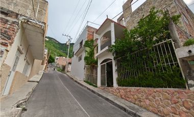 CASA 20 DE NOVIEMBRE, CENTRO PAJUACARAN MICHOACAN