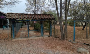 AL LADO DE RUTA L-710, A 20 MINUTOS DE SANTA CRUZ.