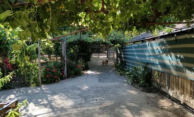 AL LADO DE RUTA L-710, A 20 MINUTOS DE SANTA CRUZ.