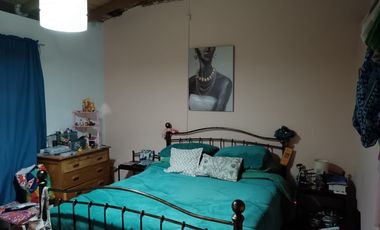 AL LADO DE RUTA L-710, A 20 MINUTOS DE SANTA CRUZ.