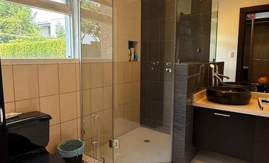 VENTA Casa de 4 habitaciones en Urb. Privada. Arrayanes, Puembo