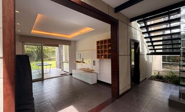 VENTA Casa de 4 habitaciones en Urb. Privada. Arrayanes, Puembo