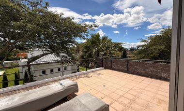 VENTA Casa de 4 habitaciones en Urb. Privada. Arrayanes, Puembo