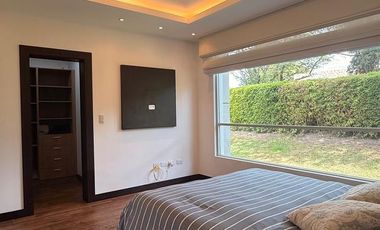 VENTA Casa de 4 habitaciones en Urb. Privada. Arrayanes, Puembo