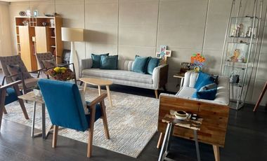 Bosque alto amueblado