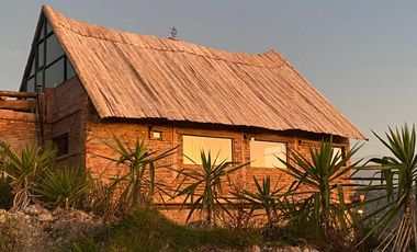 Casa en renta con vista espectacular a Challuabamba, Cuenca, y Azogues