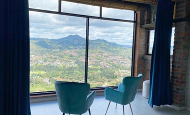 Casa en renta con vista espectacular a Challuabamba, Cuenca, y Azogues