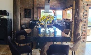 Casa en renta con vista espectacular a Challuabamba, Cuenca, y Azogues