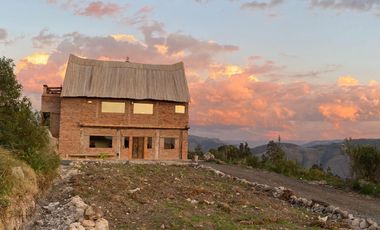 Casa en renta con vista espectacular a Challuabamba, Cuenca, y Azogues