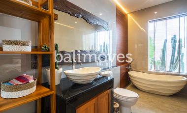 Villa Dua Kamar Tidur di Renon