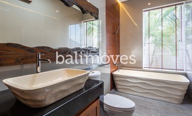 Villa Dua Kamar Tidur di Renon