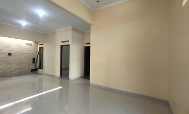 Rumah Bagus Luas Siap Huni di Karangasem Solo dekat ATMI dan UMS