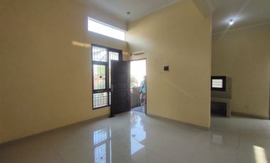 Rumah Bagus Luas Siap Huni di Karangasem Solo dekat ATMI dan UMS