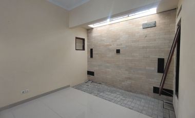 Rumah Bagus Luas Siap Huni di Karangasem Solo dekat ATMI dan UMS