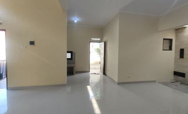 Rumah Bagus Luas Siap Huni di Karangasem Solo dekat ATMI dan UMS