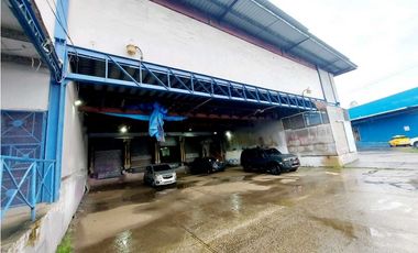 ALQUILER GALERA 1600M2 CON OFICINAS EN LOS NGELES BETANIA