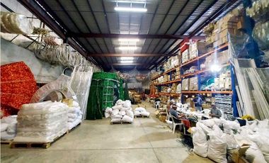 ALQUILER GALERA 1600M2 CON OFICINAS EN LOS NGELES BETANIA