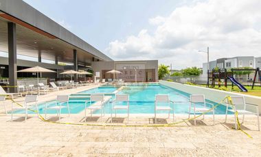 Casa en AMPLIA en Brisas del Golf, PH Victoria Paseo del Norte 5 HAB.