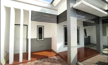 Rumah Besar Bagus dan Murah, Siap Huni, Puri Indah, Sidoarjo Kota