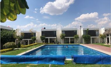 CASA EN VENTA  CON SEGURIDAD ALBERCA  Y AMENIDADES AYALA MORELOS