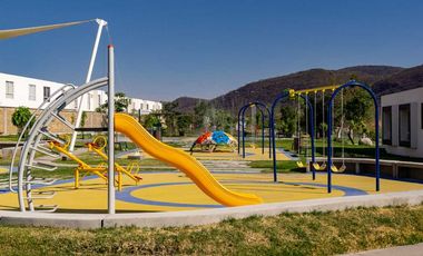 CASA EN VENTA  CON SEGURIDAD ALBERCA  Y AMENIDADES AYALA MORELOS