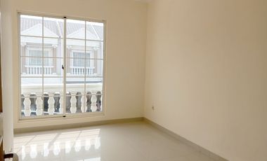 Disewakan Rumah Green Lake City West Europe 4x15m,2lt,Harga Rp.50jt/th