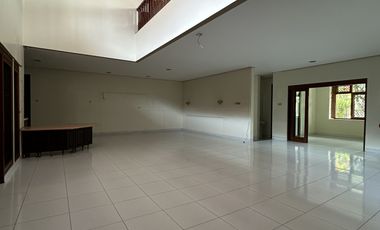 Disewakan Rumah siap huni lokasi elit di Kelapa Gading