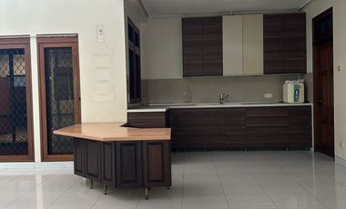 Disewakan Rumah siap huni lokasi elit di Kelapa Gading
