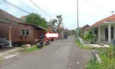 RUMAH DI KELURAHAN KEPATIHAN, TULANGAN SIDOARJO