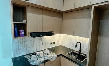 RUMAH SELANGKAH KE PINTU TOL LOKASI STRATEGIS PRBTSAN JKT-DPK FASILITAS RMH KOMPLIT