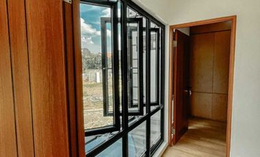 RUMAH SELANGKAH KE PINTU TOL LOKASI STRATEGIS PRBTSAN JKT-DPK FASILITAS RMH KOMPLIT