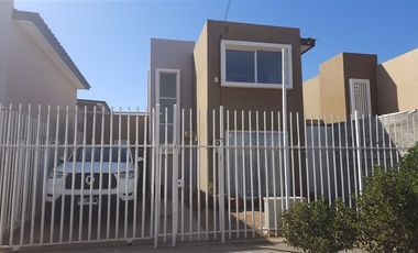 Casa en Arriendo en Arriendo de Casa Amoblada 3H 2B en Villa San Luis, Ovalle