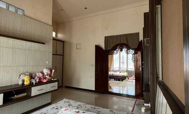 Dijual Rumah Mewah 3 Lantai Siap Huni Area Mertoyudan Magelang