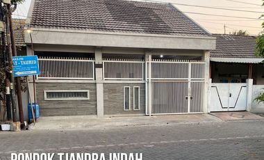 Dijual Rumah Sidoarjo Semi Furnish di Pondok Tjandra Indah Waru