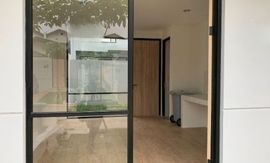 Rumah Minimalis Modern di Cluster Waterfront Lippo Cikarang, 45Jt/Thn