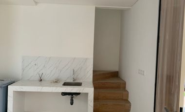 Rumah Minimalis Modern di Cluster Waterfront Lippo Cikarang, 45Jt/Thn