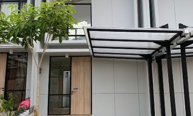 Rumah Minimalis Modern di Cluster Waterfront Lippo Cikarang, 45Jt/Thn