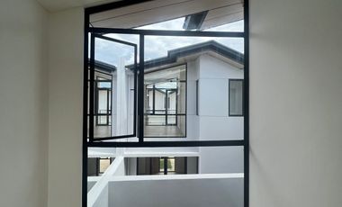 Rumah di Cluster Cendana Lippo Karawaci Tangerang