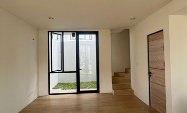 Rumah di Cluster Cendana Lippo Karawaci Tangerang