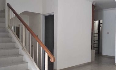 Rumah sewa kompleks nyaman bebas banjir Villa permata