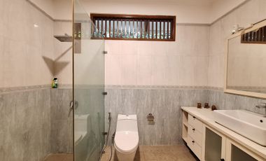 Rumah Klasik Hitung Harga Tanah LT 2930m2 di Area Pejaten Barat