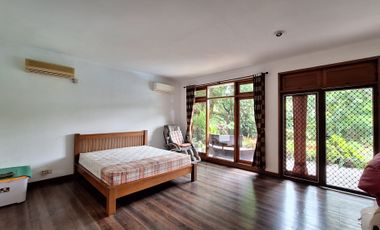 Rumah Klasik Hitung Harga Tanah LT 2930m2 di Area Pejaten Barat