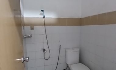 DISEWA RUMAH TAHUNAN BAGUS SIAP HUNI BERSIH VENESIA SENTUL SSR61