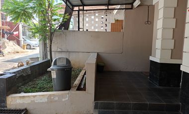 DISEWA RUMAH TAHUNAN BAGUS SIAP HUNI BERSIH VENESIA SENTUL SSR61