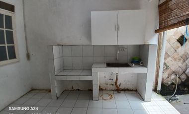 DISEWA RUMAH TAHUNAN BAGUS SIAP HUNI BERSIH VENESIA SENTUL SSR61