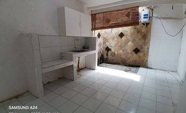 DISEWA RUMAH TAHUNAN BAGUS SIAP HUNI BERSIH VENESIA SENTUL SSR61