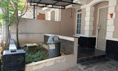 DISEWA RUMAH TAHUNAN BAGUS SIAP HUNI BERSIH VENESIA SENTUL SSR61